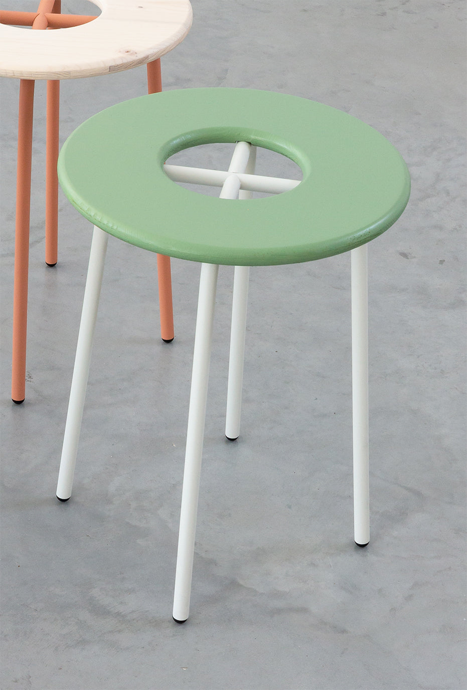 Donut stool