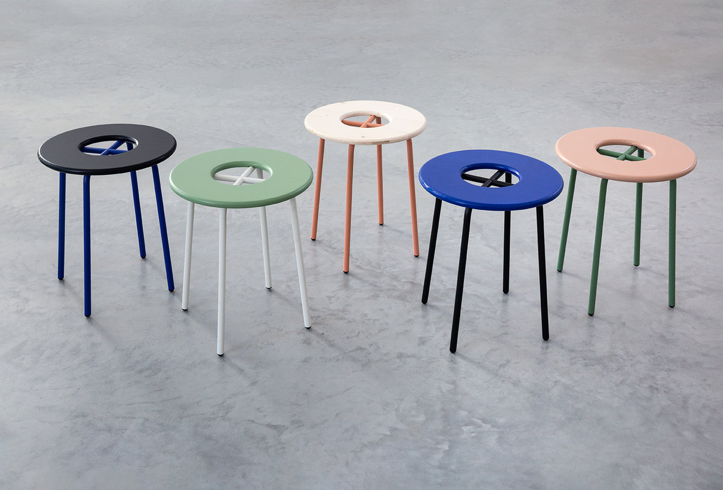 Donut stool