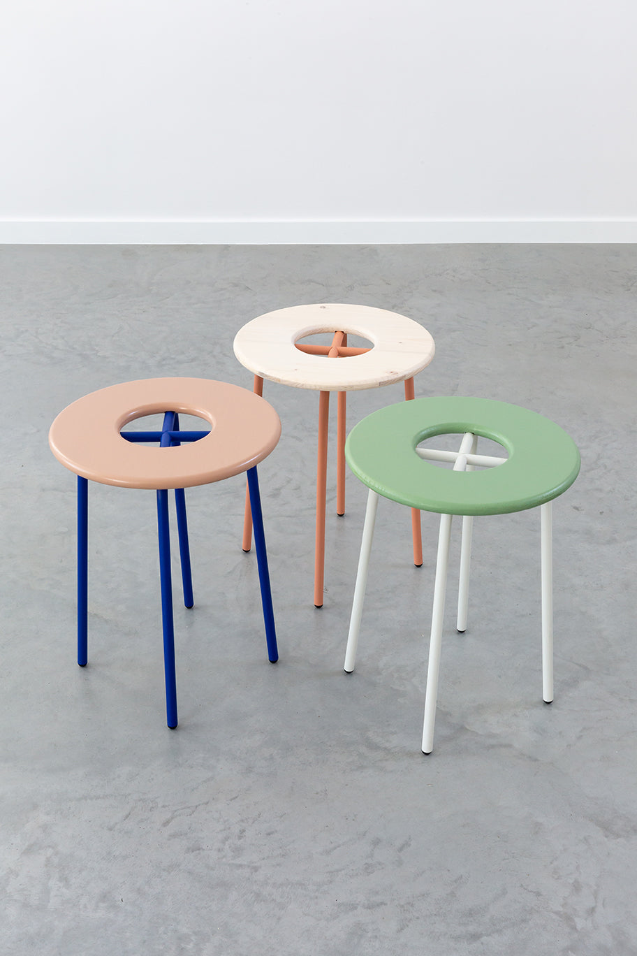 Donut stool