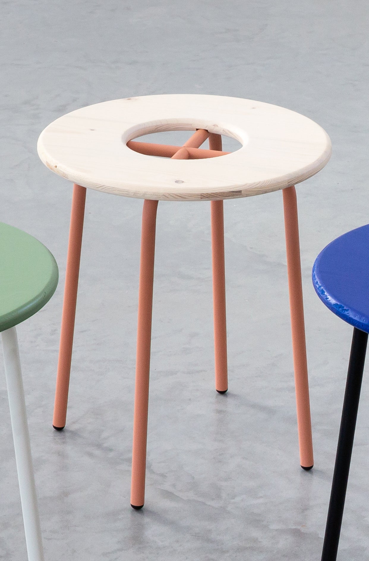 Donut stool